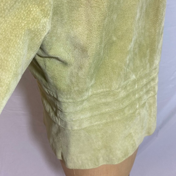 Light green 100% Leather/suede Long Sleeve Jacket. Size L. - Picture 9 of 15